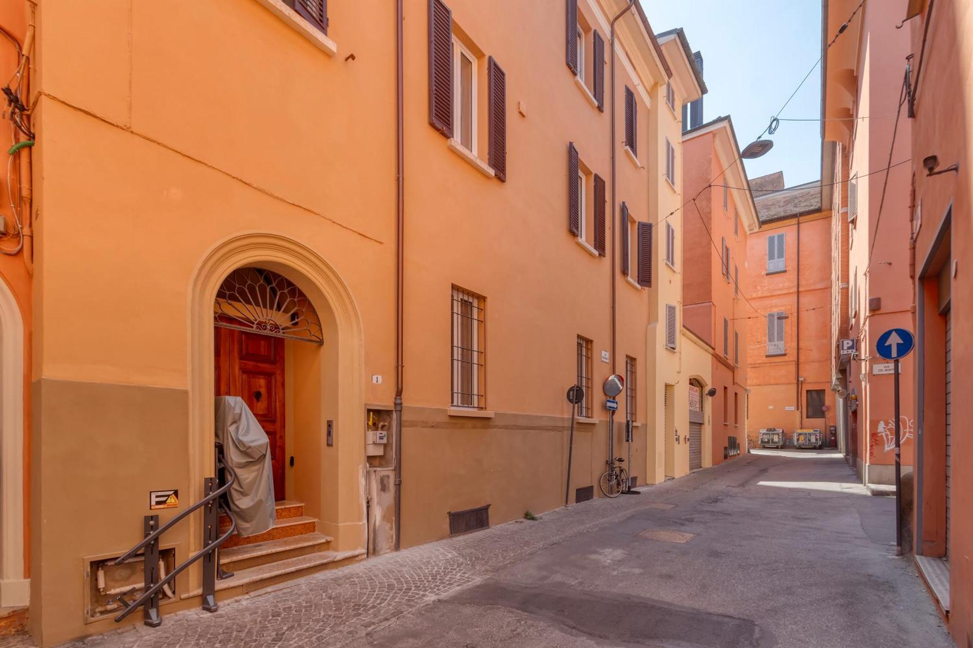 Carbonara Palace 1 - Luxury Comfort Under Medieval Towers — Foto 1
